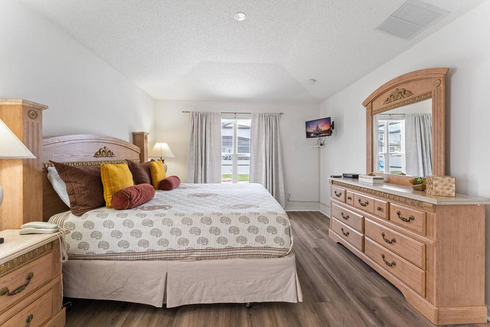 4 Bedroom No Carpet Just Remodeled Unit Sr1205 كيسيمي المظهر الخارجي الصورة