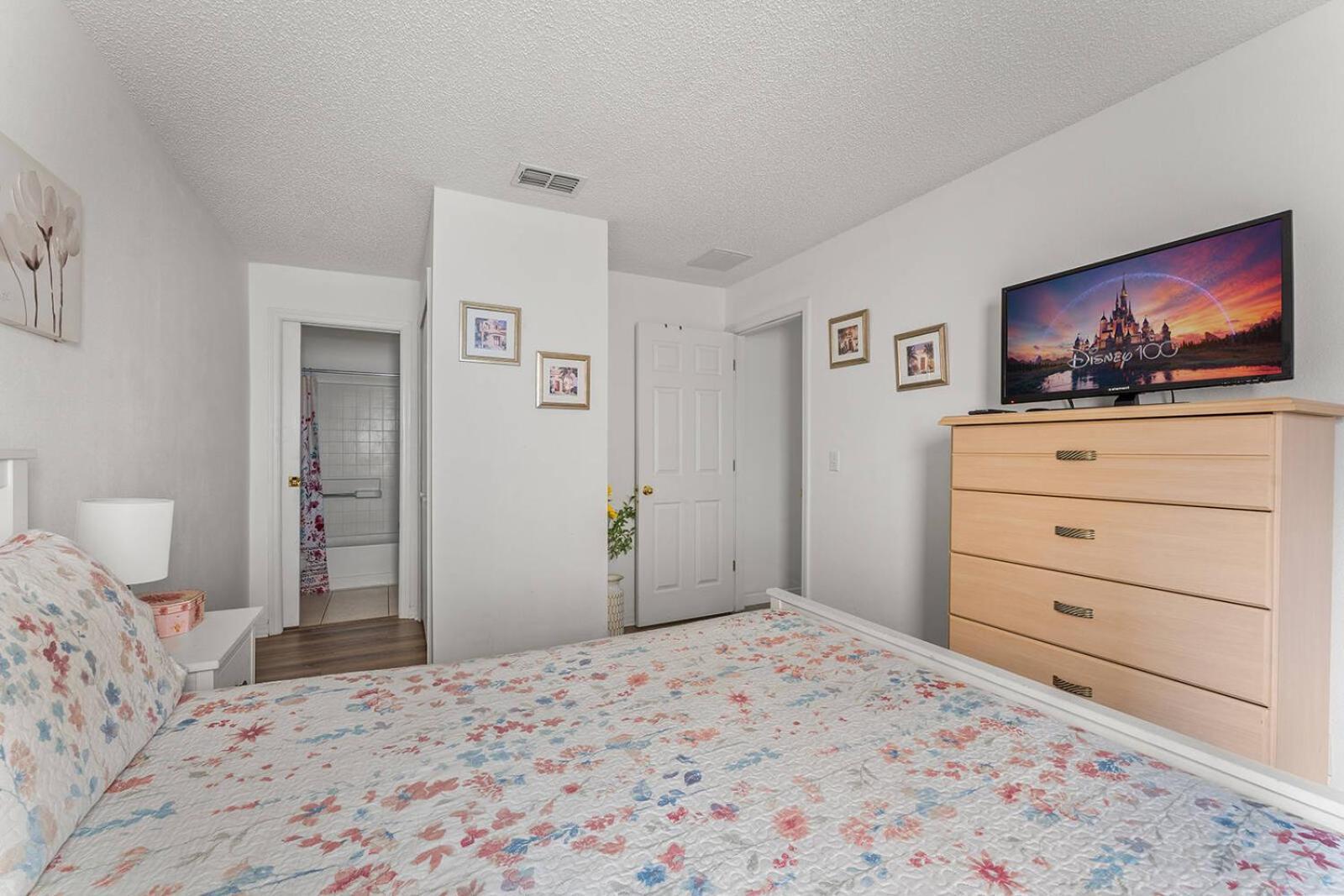 4 Bedroom No Carpet Just Remodeled Unit Sr1205 كيسيمي المظهر الخارجي الصورة