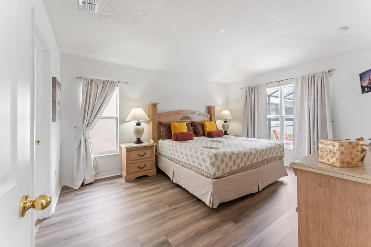 4 Bedroom No Carpet Just Remodeled Unit Sr1205 كيسيمي المظهر الخارجي الصورة